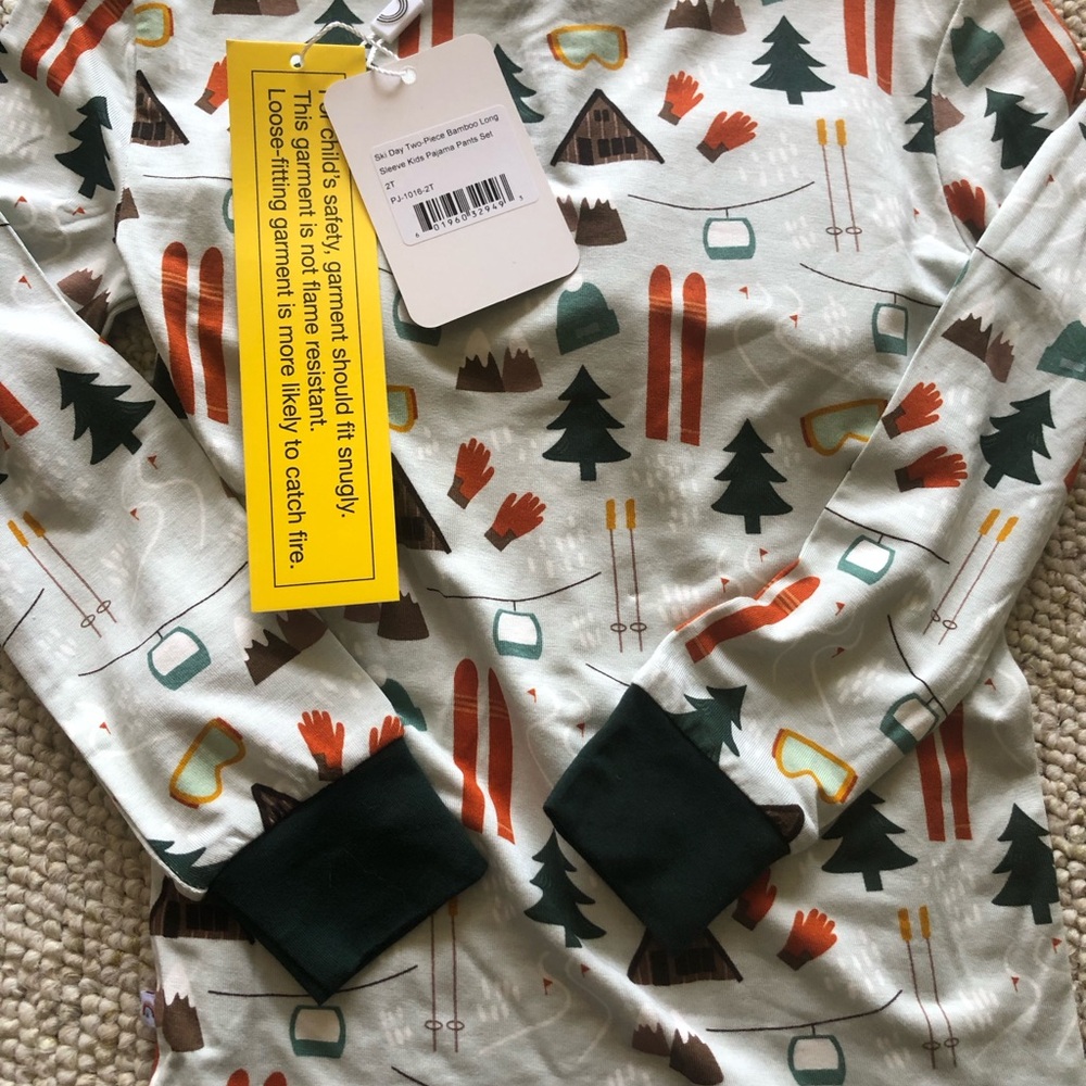2t bamboo nwt Emerson and friends Ski & Forest Print Pajamas set - mint green